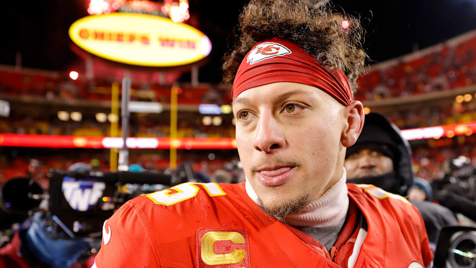 Former MLB Pitchers Pat Mahomes Sr. And John Rocker Clash In New - Foto 5