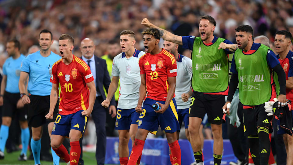 Spain football team will face England in the final