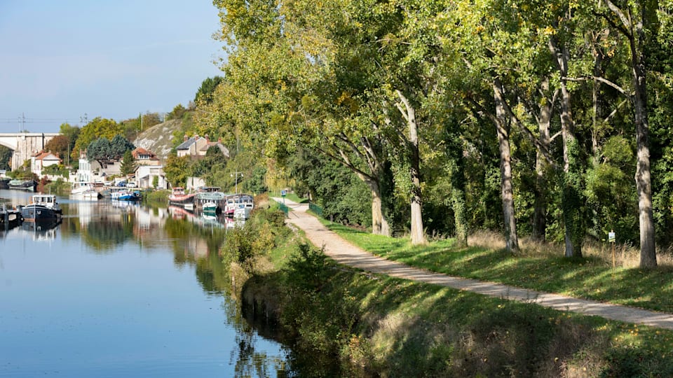 Moret-sur-Loing — Edge of the Canal du Loing 