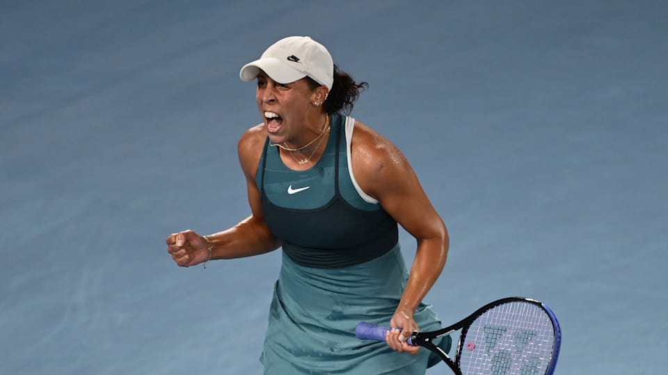 Australian Open 2025 Madison Keys digs deep to stun Iga Swiatek in