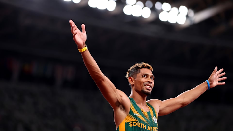Wayde van Niekerk impresses in taking gold at South African Athletics