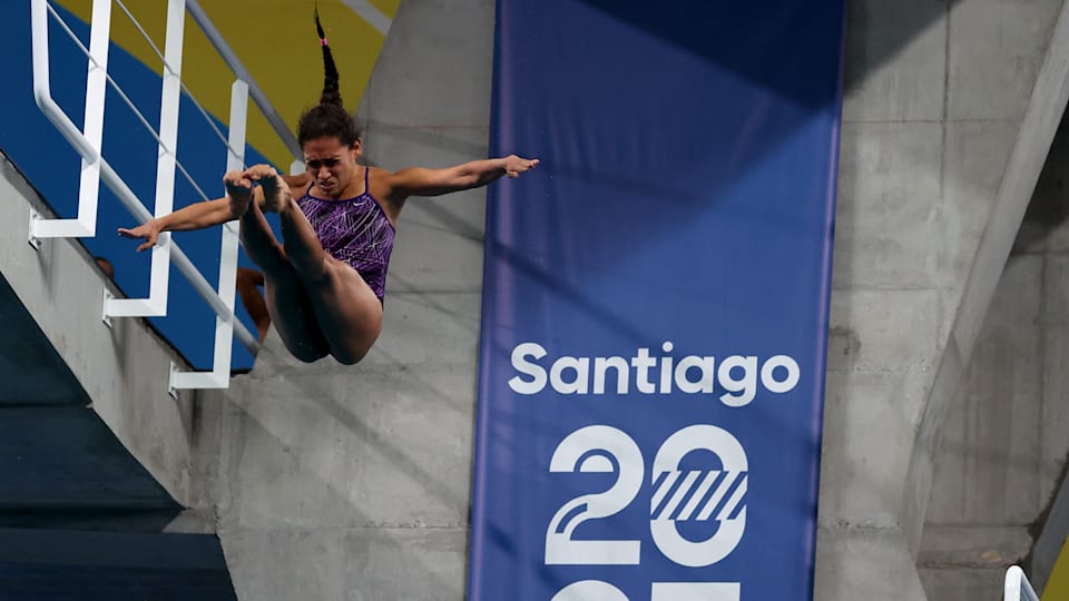Gabriela Agundez de México compite en plataforma de 10m durante los Juegos Panamericanos Santiago 2023