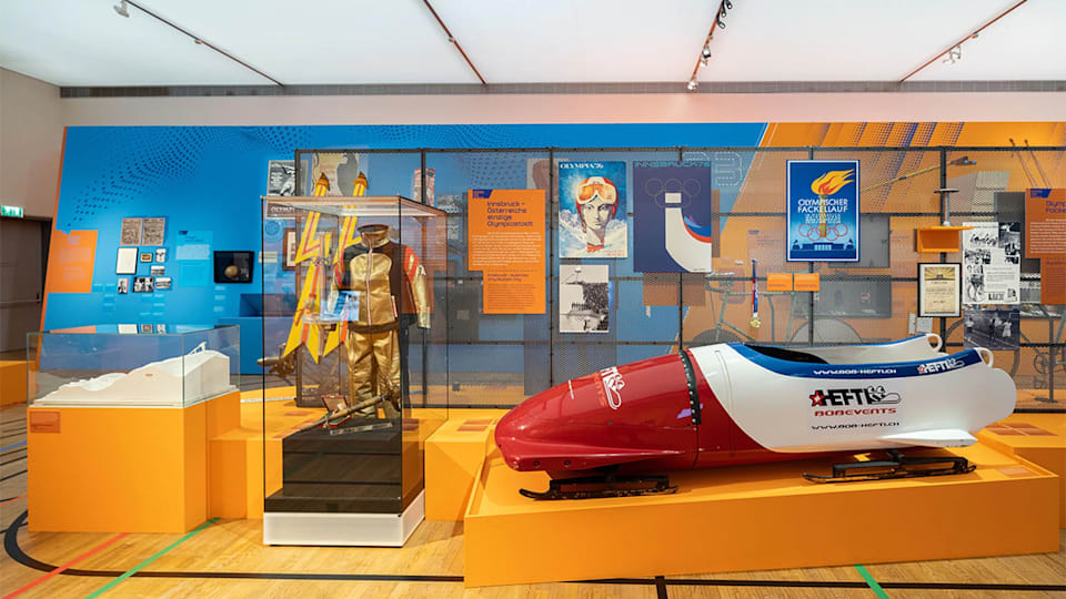 exhibitions-inside-01
