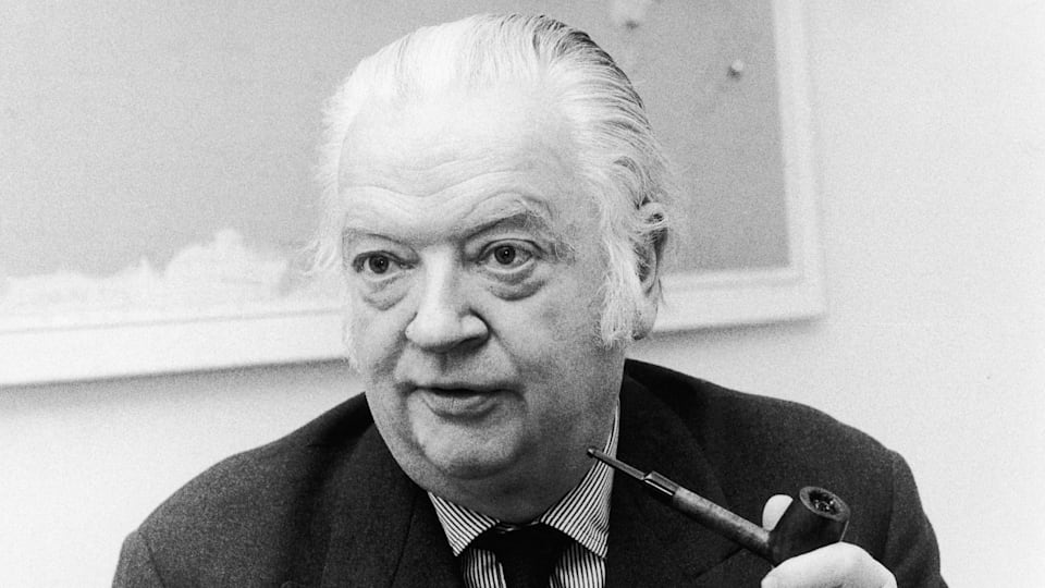1972-Lord-Killanin-banner