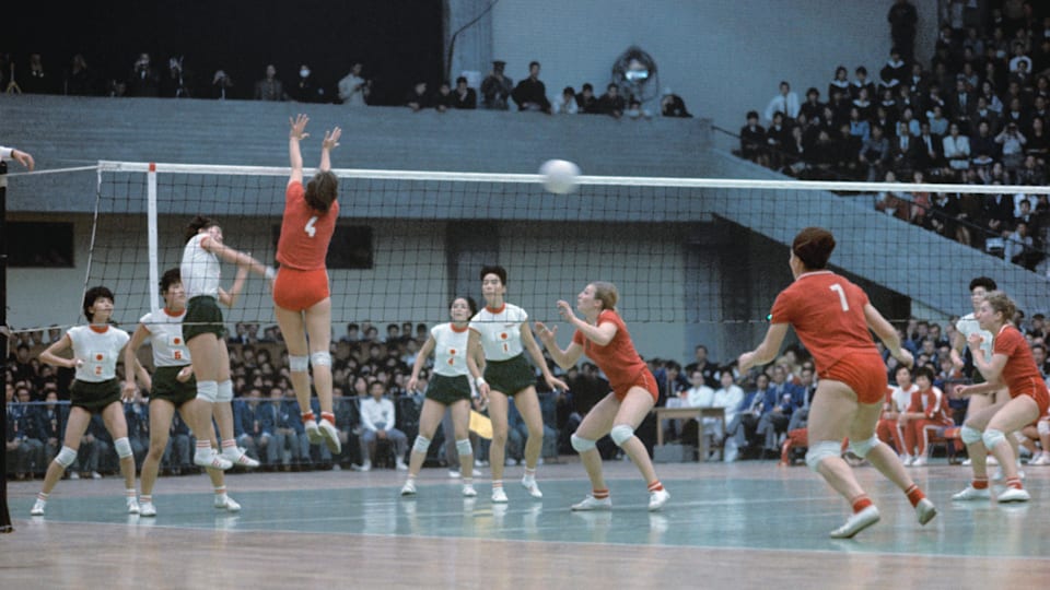 The weight of Japan on the women s volleyball team