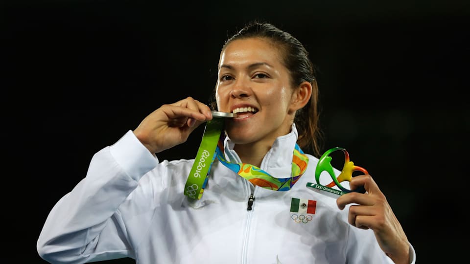 María del Rosario Espinoza, de México, celebra la plata  de Taekwondo Femenino +67kg en Río 2016.