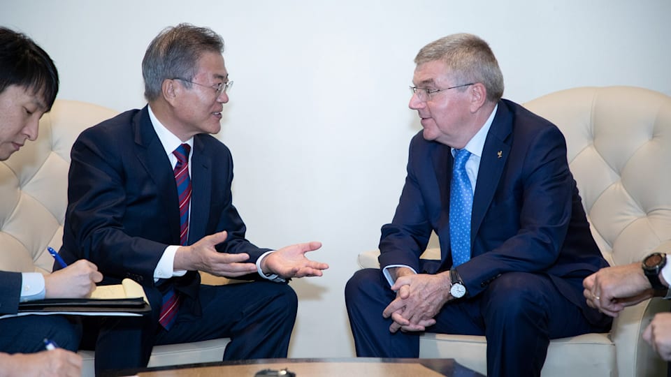 South Korean president discusses peace, joint Olympics with IOC chief