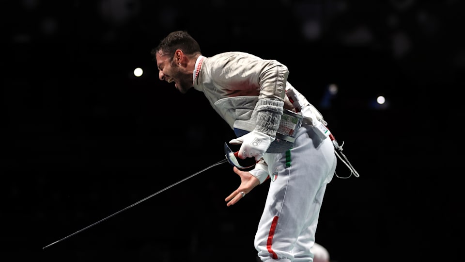 Luigi Samele, porta la sciabola italiana in semifinale a Tokyo 2020.