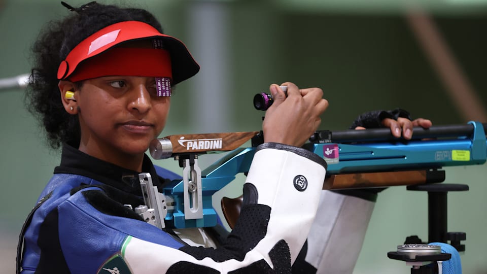 Luna Solomon in action at Paris 2024