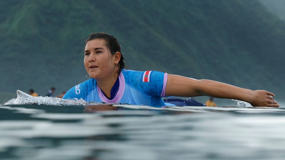 Brisa Hennessy, Costa Rica, surfing Paris 2024