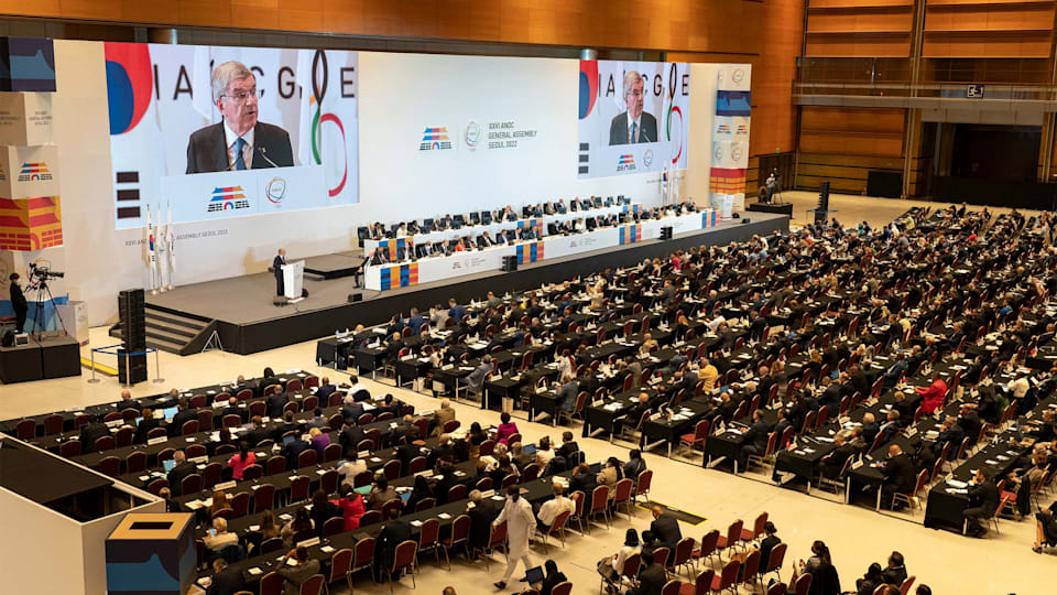 Le président du CIO appelle les Comités Nationaux Olympiques "à choisir la voie de l'unité et de la paix"