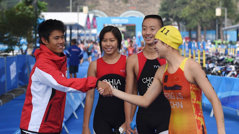 Mixing it up: When Triathlon mixed relay thrilled Singapore 2010