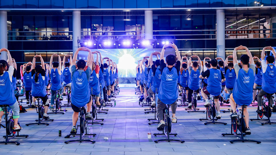 Alibaba célèbre la Journée olympique en organisant des activités sportives sur l'ensemble de ses campus