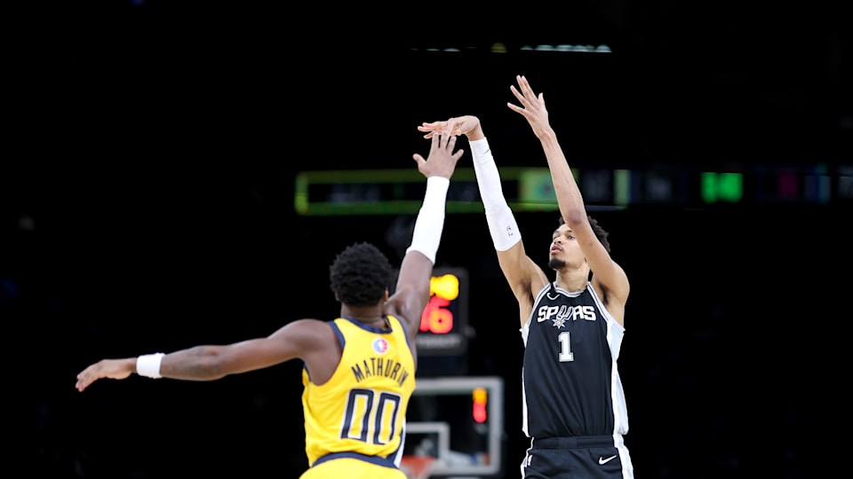 NBA Paris Games 2025 | « Bonsoir Paris ! » : le résumé de la soirée parfaite de Victor Wembanyama et ses Spurs