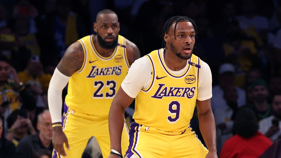 LeBron James e Bronny James: papà e figlio in NBA per la prima volta in  campo con i Los Angeles Lakers · Basket