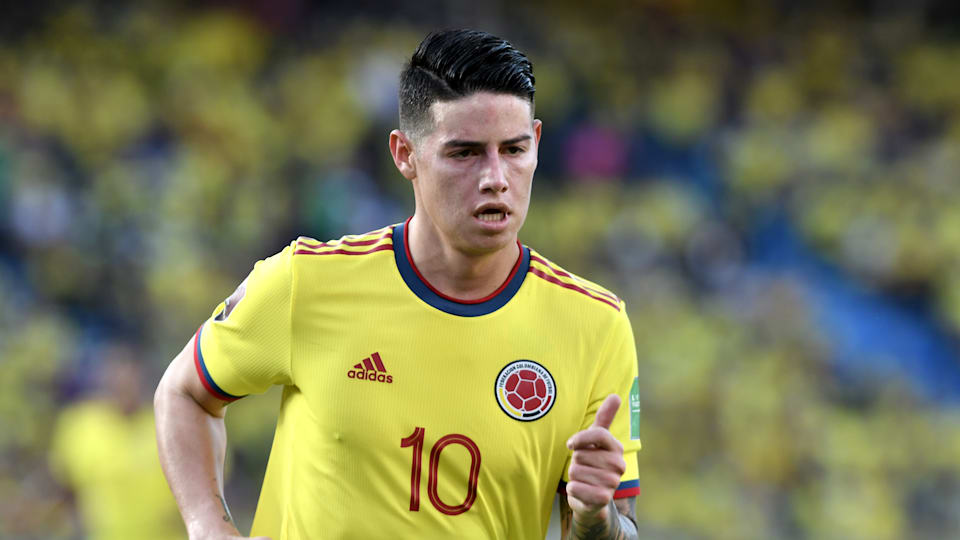 James Rodríguez  durante un partido entre Colombia y Perú como parte de las Eliminatorias de la Copa Mundial de la FIFA Qatar 2022 el 28 de enero de 2022