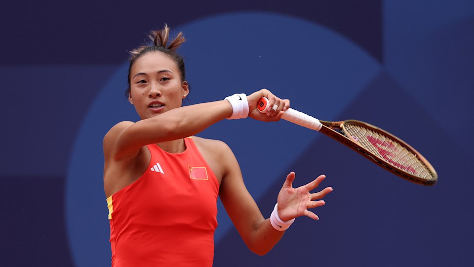 Olympics 2024 Iga Swiatek loses to Zheng Qinwen in tennis semifinal