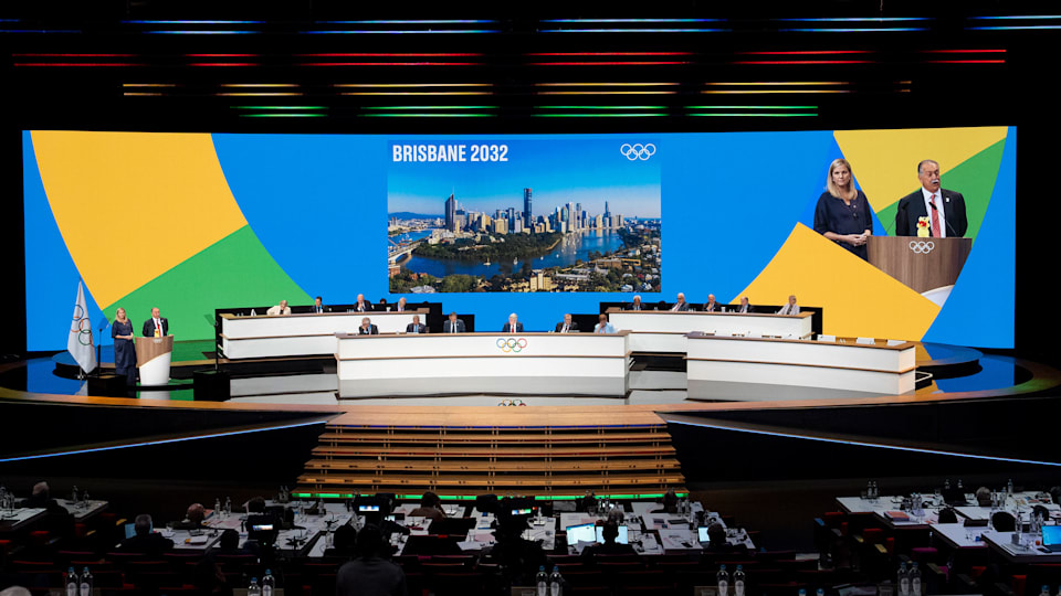 142e Session du CIO Jeux de la XXXVe Olympiade, Brisbane 2032 Rapport de la Commission de Coordination - Kirsty Coventry Palais des Congrès, Grand Amphithéâtre