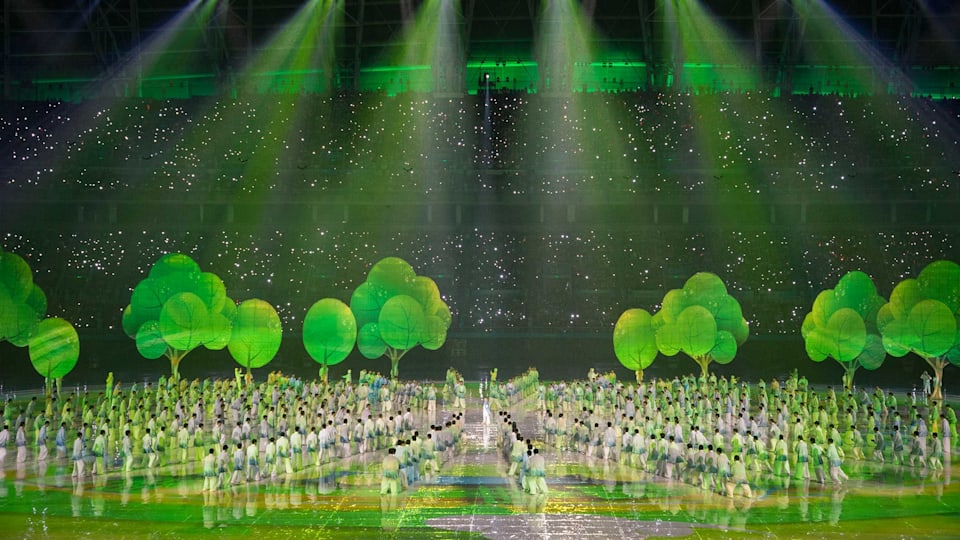 IOC President at spectacular opening ceremony for China National Games in Tianjin - meeting with Chinese President Xi Jinping