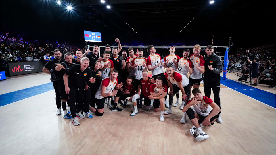 Team Germany Men after win against Turkey at VNL 2024 - Photo Worlvolleyball