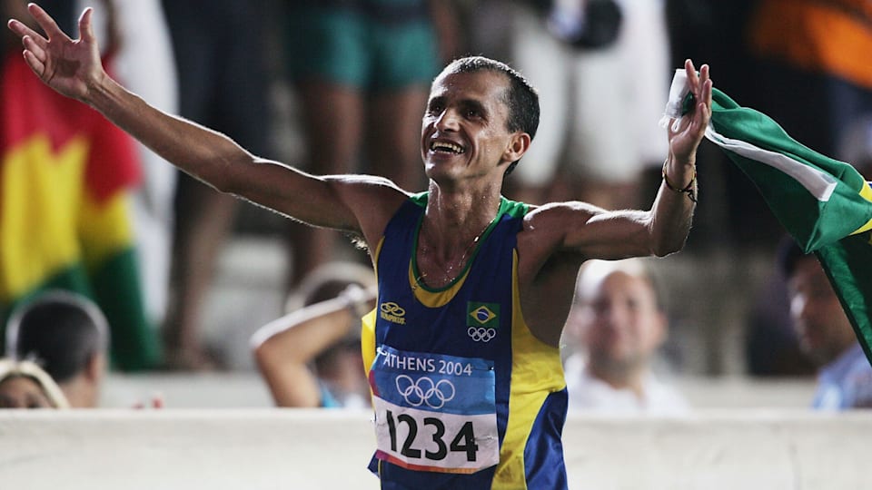 Lima Vanderlei receives the Pierre de Coubertin medal