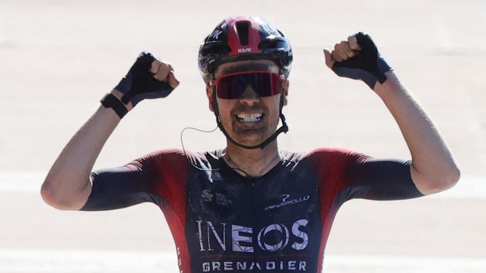 2022-04-17T150829Z_280208902_UP1EI4H1624AF_RTRMADP_3_CYCLING-PARIS-ROUBAIX