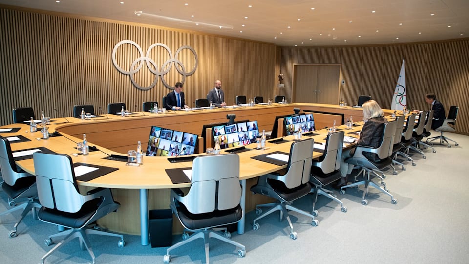 Rapports intérimaires sur le CNO du Bélarus et l'IWF présentés à la commission exécutive 