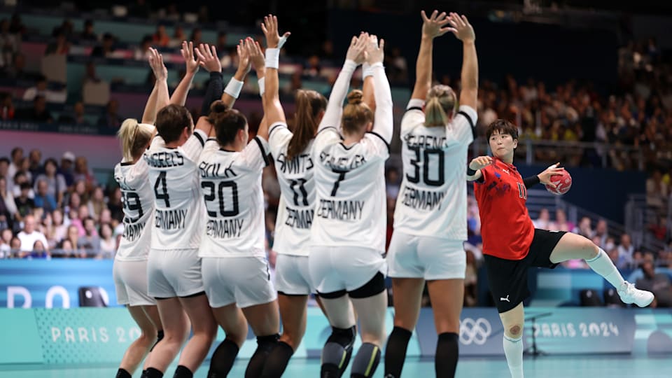 Die Deutsche Handballnationalmannschaft der Frauen muss eine schmerzvolle Auftaktniederlage gegen Südkorea verkraften