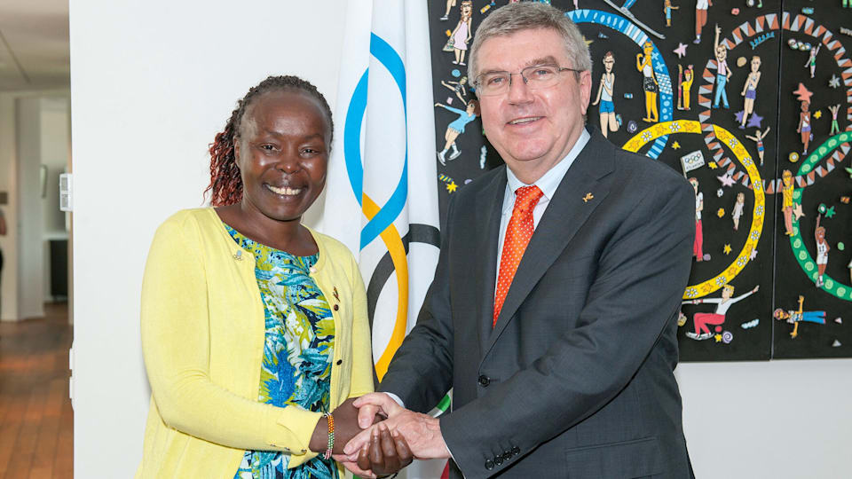 Rencontre entre le président du CIO et les officiels de l'équipe olympique des réfugiés en prélude aux Jeux de Rio 2016