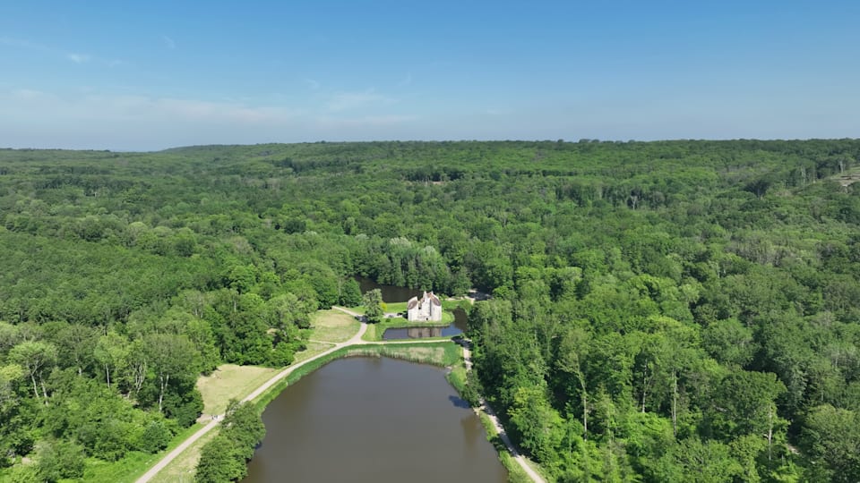 Montmorency Forest and the Château de la Chasse in Saint-Prix