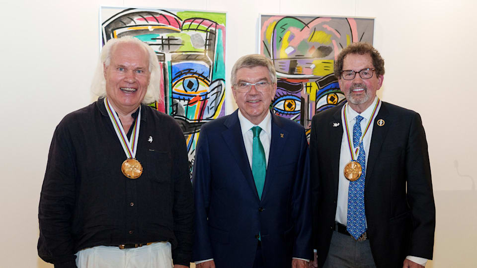 La médaille Pierre de Coubertin remise à l'artiste Rolf Lukaschewski et à l'auteur George Hirthler