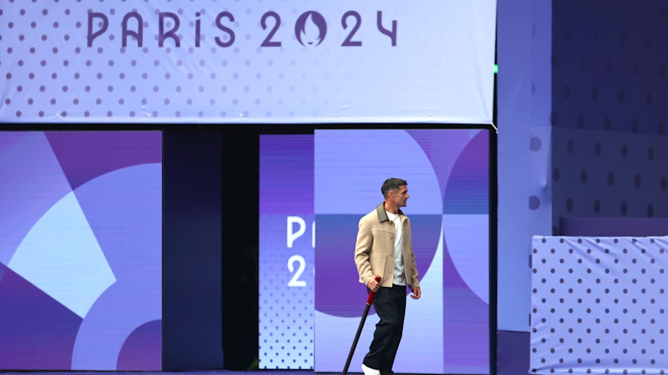 なぜ競技開始前に木の棒で床を3回打つのか？／パリ2024オリンピック