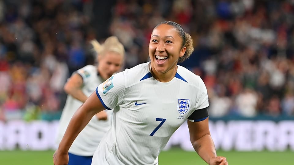 Lauren James, de Inglaterra, celebra tras marcar el primer gol vs  Dinamarca en el Mundial Femenino de Fútbol 2023