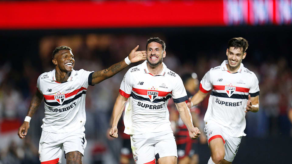 São Paulo vence o Nacional-URU e se classifica para as Quartas de