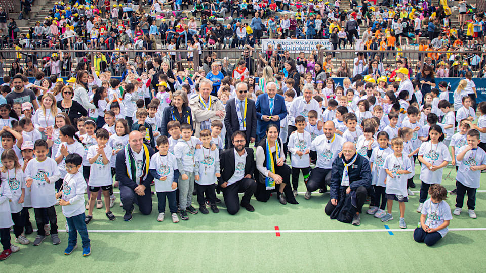 Milano Cortina 2026 célèbre les 1 000 jours restants avant le début des Jeux Olympiques d'hiver avec la jeunesse locale