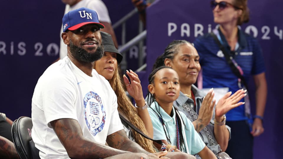 LeBron James dance moves leave daughter slightly embarrassed
