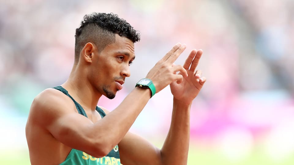 Athletics Wayde van Niekerk in cruise control in seasonopening 200m