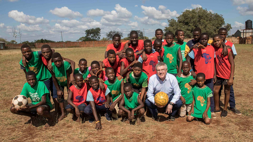 IOC President visits OlympAfrica centre in Mozambique
