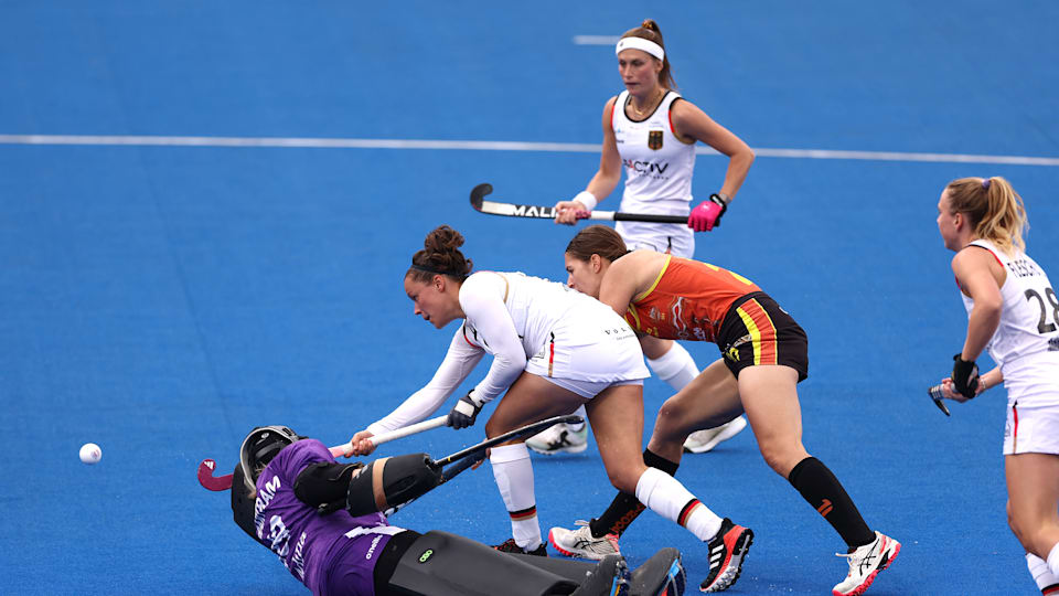 Hinein ins Tor: Deutschland feiert einen historischen Sieg gegen Hockey-Macht Australien