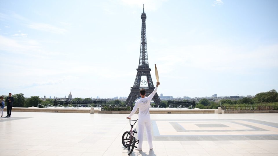 Olympic Torch Relay | Stage 58 - Paris (Jour 2) | Olympic Games Paris 2024