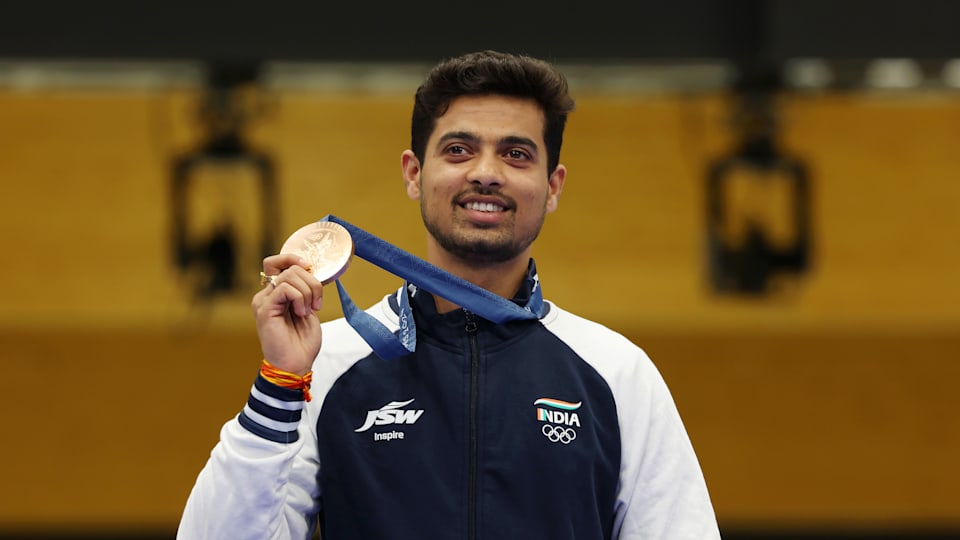 swapnil kusale indian shooter 50m rifle 3 aura points auramaxxing paris olympics 2024