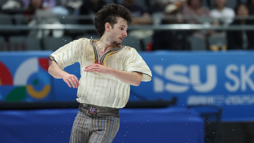 David Gouveia, de Portugal, compete no programa longo do pré-Olímpico de patina??o artística 2025