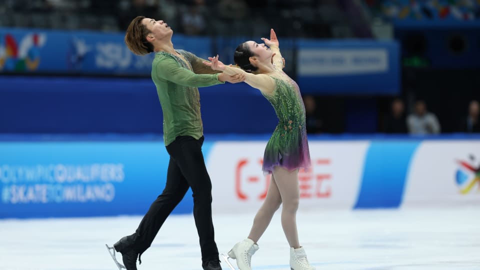 Japan’s Nagaoka Yuna/Moriguchi Sumitada secured an Olympic quota in pairs skating for Japan at the 2025 ISU Skate to Milano Figure Skating Qualifier.