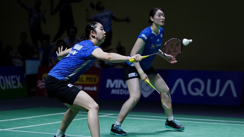 Mayu Matsumoto (R) and Wakana Nagahara