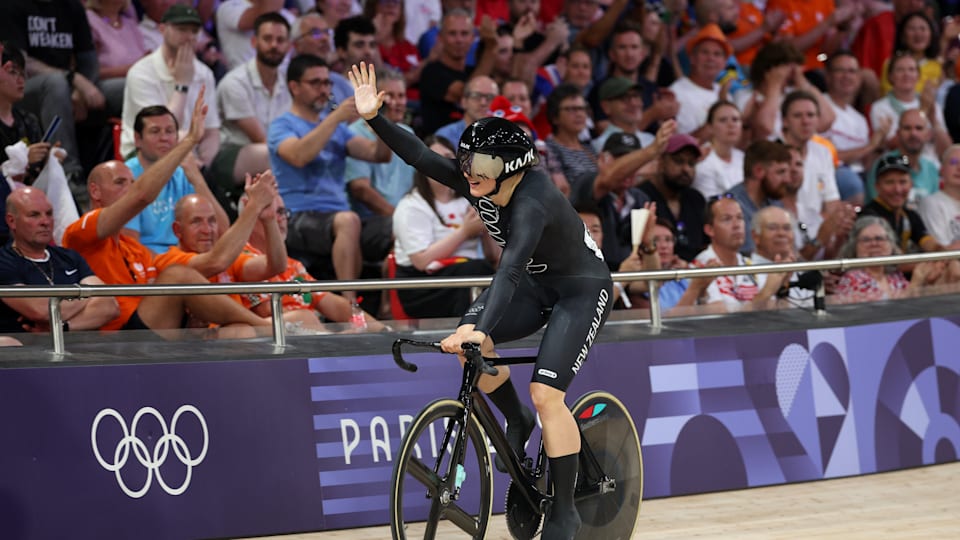 New Zealand's Ellesse Andrews won her second gold in Paris after clinching the title in the women's track cycling sprint | Paris 2024 Track Cycling | Mania Sports