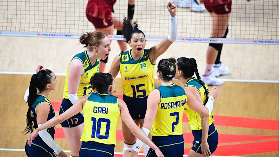 Brasil roda o elenco, derrota Tailândia na VNL 2024 e segue 100 no