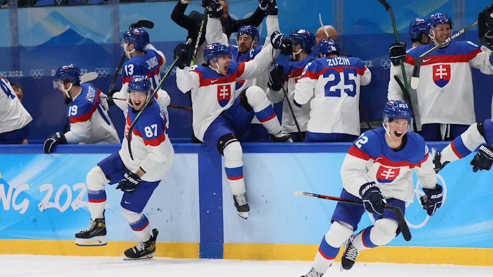 スロバキアが米国破り準決勝へ アイスホッケー・１６日