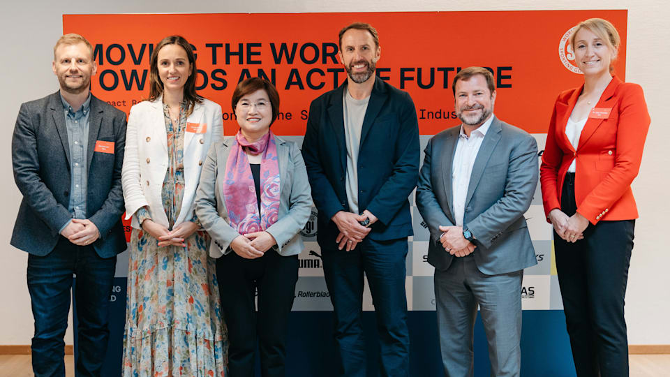 L-R Nike’s Dan Burrows, WFSGI CEO Emma Zwiebler, Assistant Director-General World Health Organization Dr Ailan Li, Sir Gareth Southgate, IOC’s Dr Jane Thornton, Dr Andy Moose of the World Economic Forum