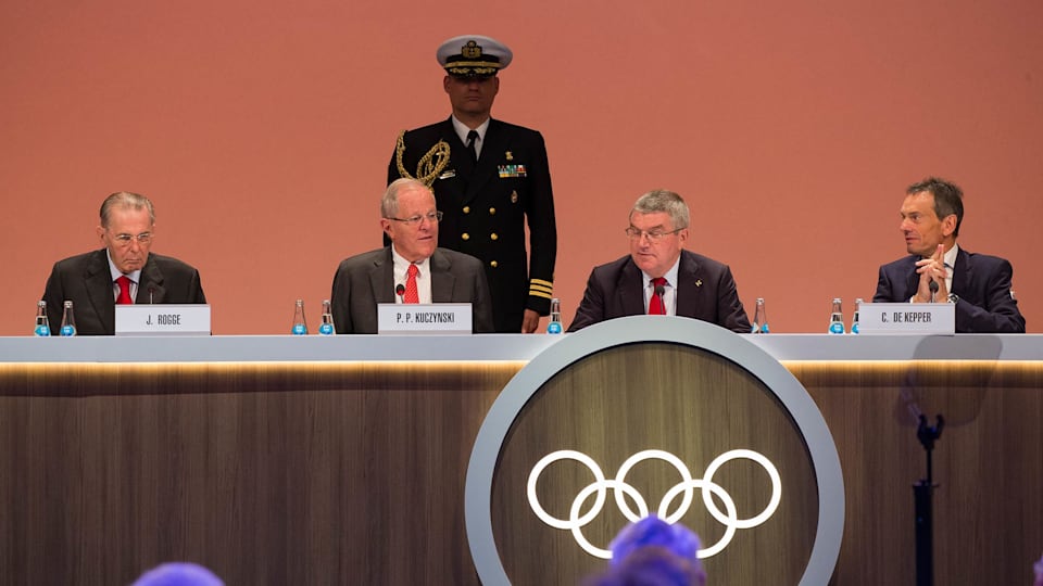 Le président du Pérou, Pedro Pablo Kuczynski, s'adresse à la Session du CIO