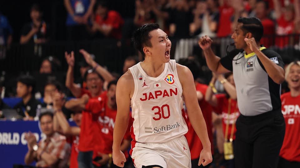Tominaga Keisei celebrates a three-pointer in Japan's FIBA World Cup 2023 win over Cape Verde